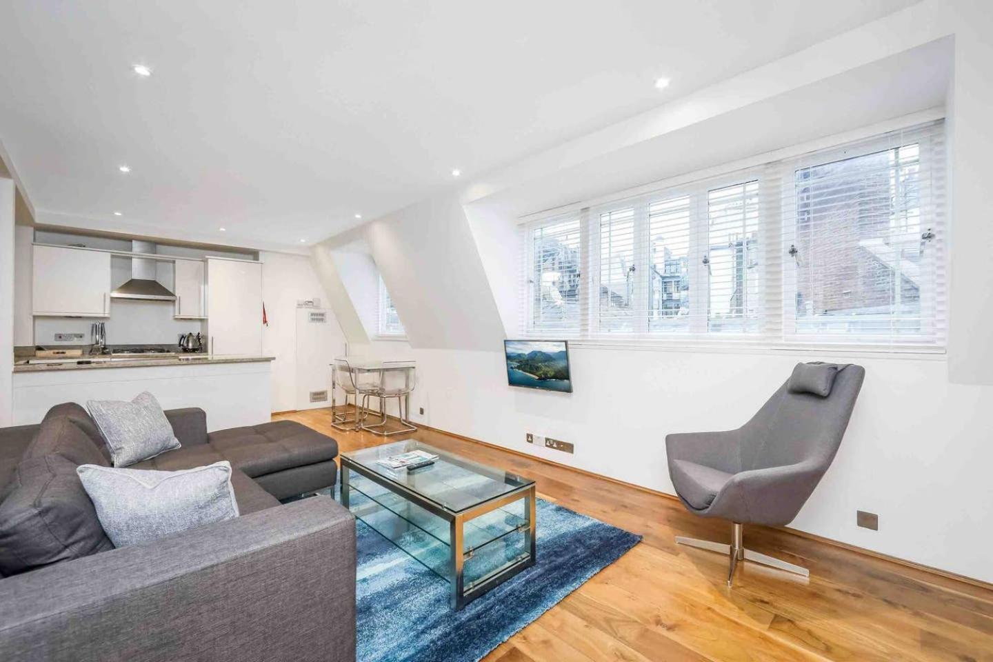 2 Bed By Oxford Circus And Regent Street! Apartment London Exterior photo